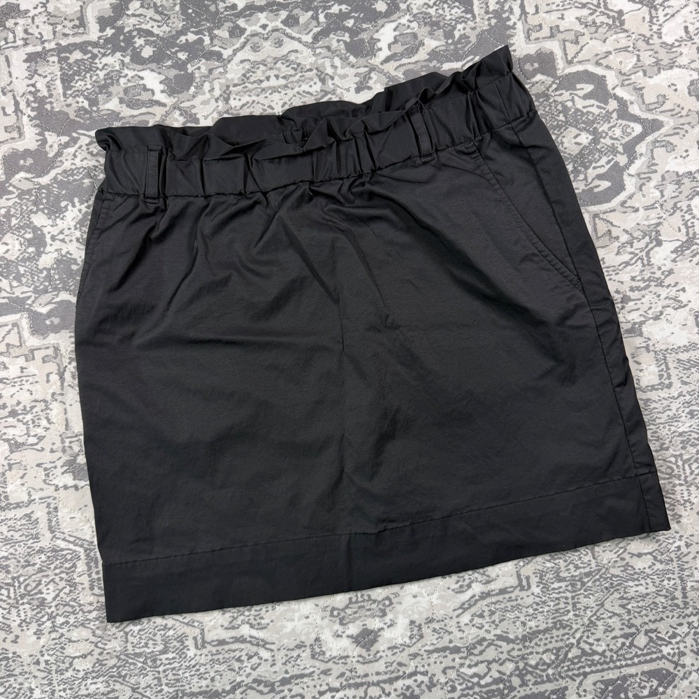 Banana Republic Petite Black Paperbag Ruffle Waist Stretch Utility sz 4P Pockets
